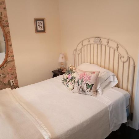 The Guest House At The Regina House Tea Room Moosic Екстер'єр фото