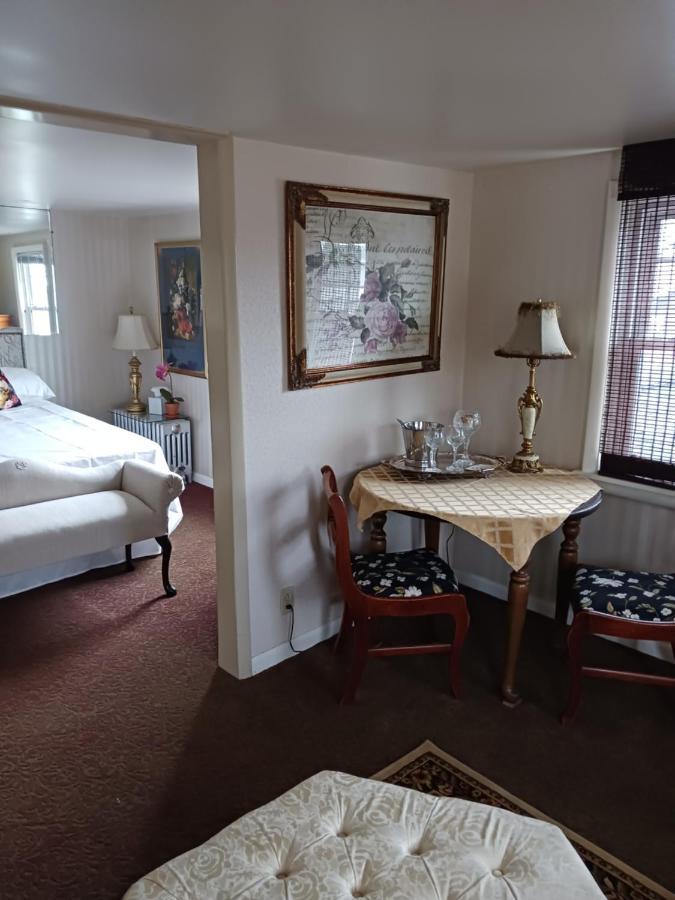 The Guest House At The Regina House Tea Room Moosic Екстер'єр фото