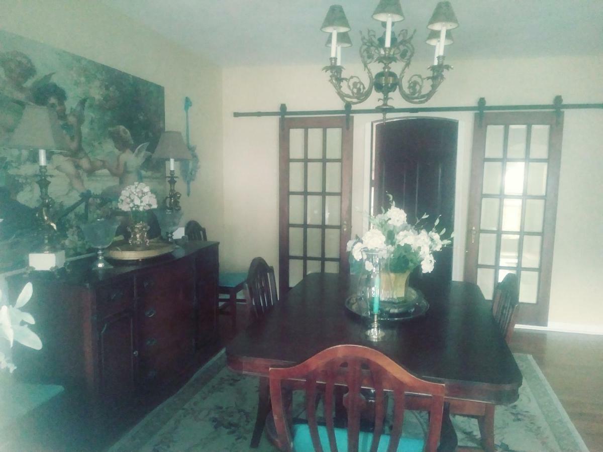 The Guest House At The Regina House Tea Room Moosic Екстер'єр фото