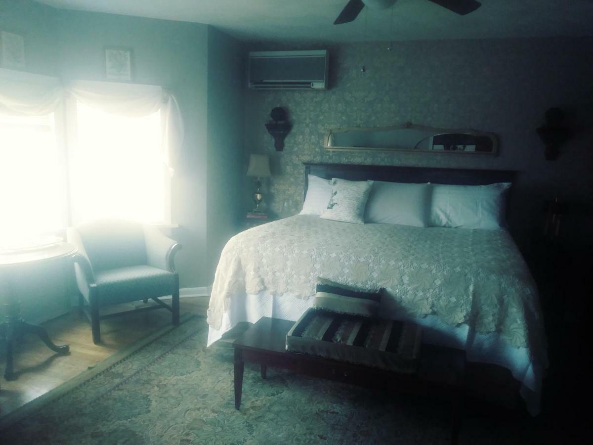 The Guest House At The Regina House Tea Room Moosic Екстер'єр фото